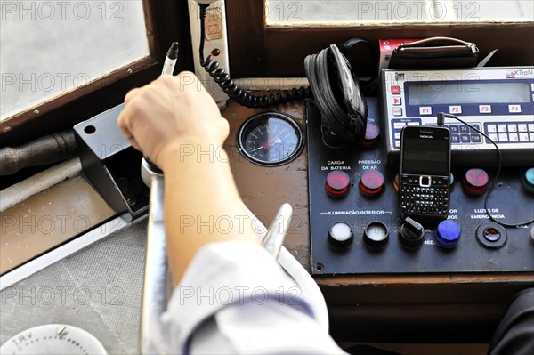 Driver, tram line 28, Alfama neighbourhood, Lisbon, Lisboa, Portugal, Europe