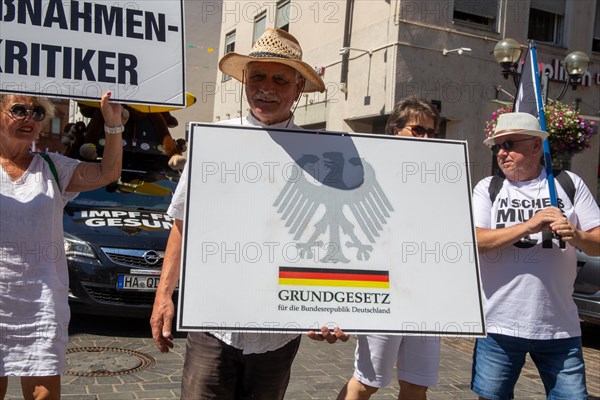 Demonstration in Landau, Palatinate: The demonstration was directed against the government's planned corona measures. There were also calls for peace negotiations instead of arms deliveries