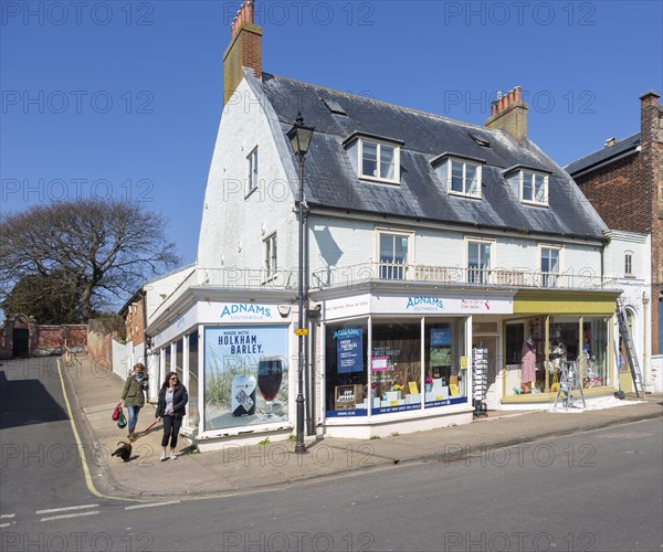 Adnams brewers off licence shop, Aldeburgh, Suffolk, England, UK