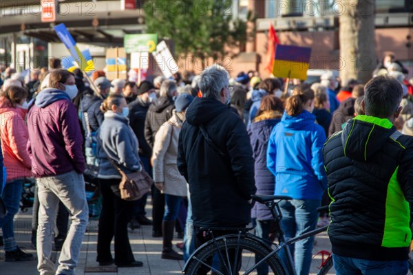 Peace demonstration against the war in Ukraine in the cities of Ludwigshafen and Mannheim with a joint closing rally in the courtyard of honour at Mannheim Palace