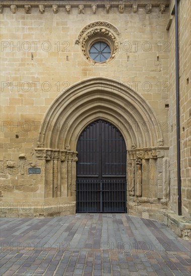Stone carvings arched doorway, Portada de Los Abuelos, church of San Juan, Laguardia, Alava, Basque Country, northern Spain