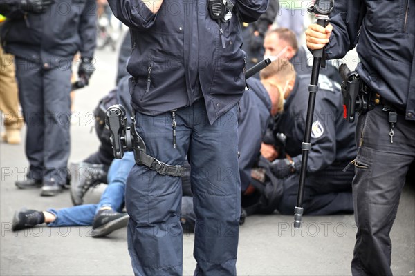 Berlin: The planned lateral thinker demo for peace and freedom against the corona measures of the federal government was banned. Several arrests were made