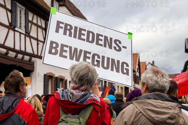 Demonstration in Herxheim near Landau (Palatinate) : Under the slogan Herxheim stands up, a joint march of craftsmen, farmers and small and medium-sized businesses, the arms deliveries, energy prices and the continuation of corona measures were denounced, among other things