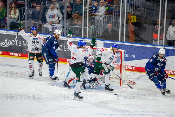 Game scene Adler Mannheim against Augsburg Panther (PENNY DEL, German Ice Hockey League)