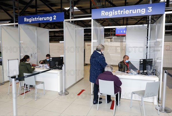 Vaccinees being registered by soldiers of the German Armed Forces at a vaccination centre, Schoenefeld, 26.02.2021