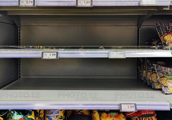 Empty supermarket shelves, delivery bottlenecks, delivery difficulties, Witten, North Rhine-Westphalia, Germany, Europe