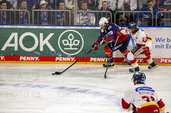 Game scene Adler Mannheim against Duesseldorfer EG (PENNY DEL, German Ice Hockey League)