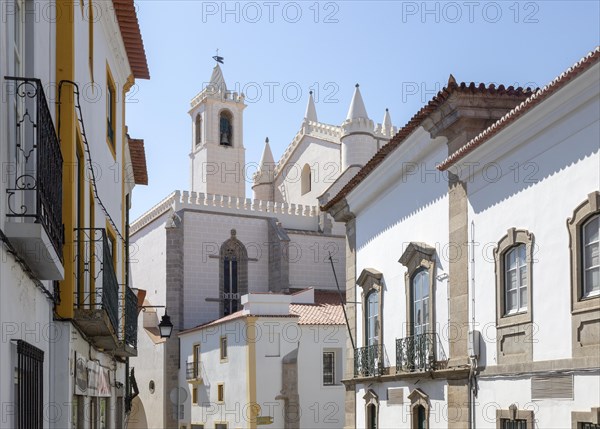 Historic 16th Century church of Saint Francis, Igreja de Sao Francisco, built in Gothic style, with some Manueline influences, completed around 1510 design of Martim Lourenco, city of Evora, Alto Alentejo, Portugal, Southern Europe, Europe