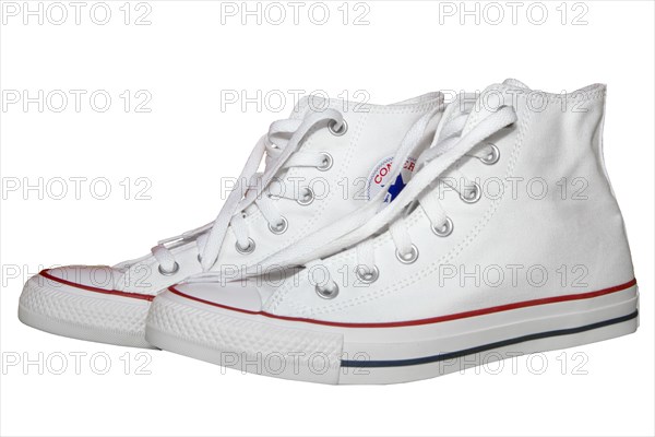 White Converse Chucks Taylor All-Star Hi (optional)