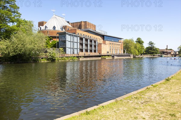 Royal Shakespeare Company theatre, River Avon, Stratford-upon-Avon, Warwickshire, England, UK