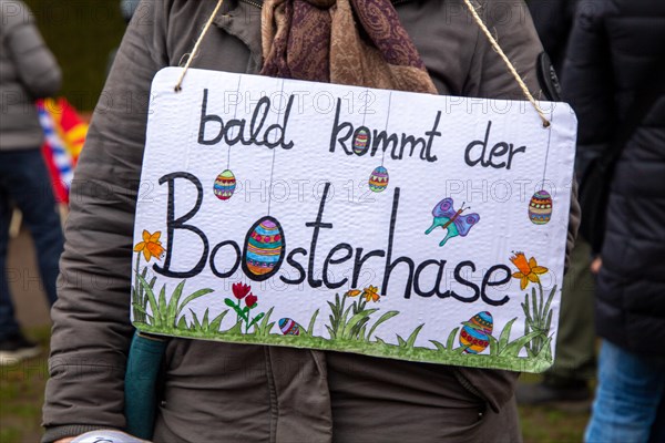 Frankfurt: Large demonstration against the corona measures. The organiser estimates the number of participants at 20, 000