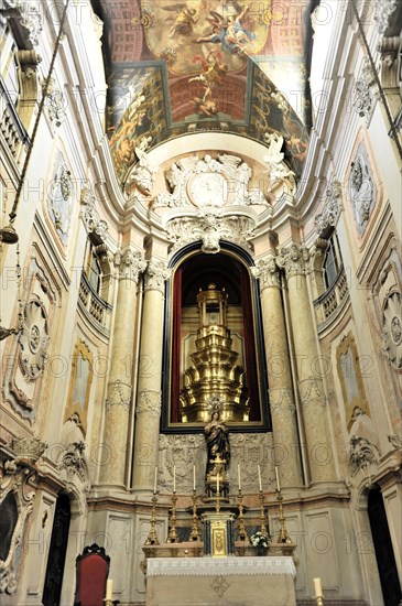 Altar area, Igreja da Encarnacao, Church of the Incarnation, built in 1708, Lisbon, Lisboa, Portugal, Europe