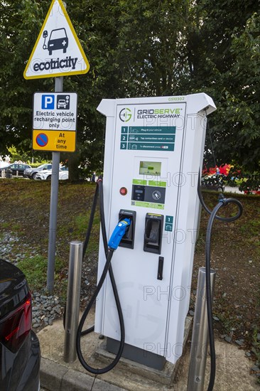 Grid Serve Electric Highway electricity electric vehicle recharging point, Ecotricity, Reading West motorway services, UK