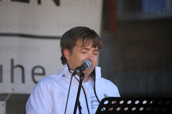 Karlsruhe: Michael Ballweg speaks at the Corona protests against the measures taken by the federal government. The protests were organised by the Querdenken 721 Karlsruhe initiative