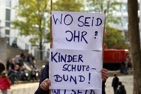 Corona protests in Mannheim: Several hundred opponents of the current corona measures gather at a rally organised at short notice