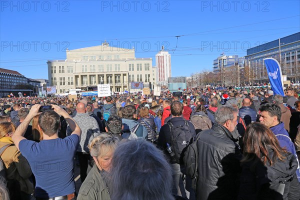 Large demonstration in Leipzig against the federal government's corona policy