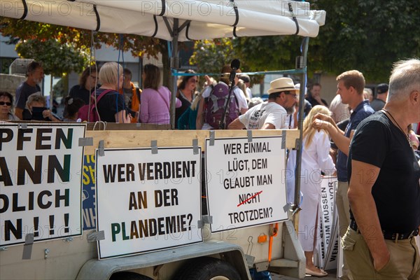 Lateral thinking demo in Darmstadt, Hesse: The demonstration was directed against the corona measures of the past two years as well as future restrictions such as the reintroduction of compulsory masks. There were also calls for a stop to arms deliveries to Ukraine