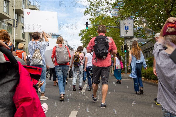 Lateral thinking demo in Darmstadt, Hesse: The demonstration was directed against the corona measures of the past two years as well as future restrictions such as the reintroduction of compulsory masks. There were also calls for a stop to arms deliveries to Ukraine