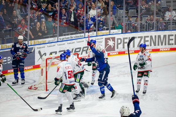 Game scene Adler Mannheim against Augsburg Panther (PENNY DEL, German Ice Hockey League)