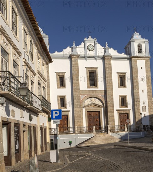 Church of Santo Antao dating from 1557, Giraldo Square, Praca do Giraldo, Evora, Alto Alentejo, Portugal southern Europe