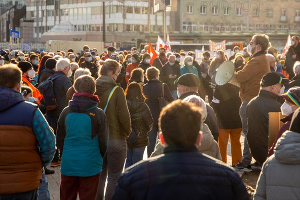 Peace demonstration against the war in Ukraine in the cities of Ludwigshafen and Mannheim with a joint closing rally in the courtyard of honour at Mannheim Palace