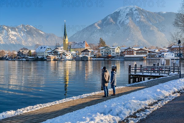 Snowy winter view of Malerwinkel with parish church and Wallberg 1722m, Rottach-Egern, Tegernsee, Tegernsee Valley, Bavarian Alps, Upper Bavaria, Bavaria, Germany, Europe