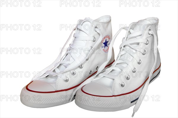 White Converse Chucks Taylor All-Star Hi (optional)