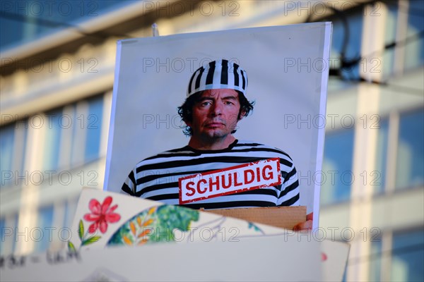 Large demonstration in Leipzig against the federal government's corona policy