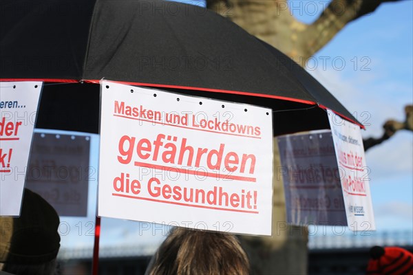 Mainz: A demonstration against the coronavirus measures took place under the slogan One year of lockdown policy - enough is enough . It was organised by private individuals. Demonstrations were held in all state capitals on this day