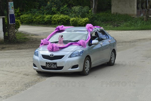 Decorated wedding car, Bagan, Burma, Pagan, Myanmar, Asia