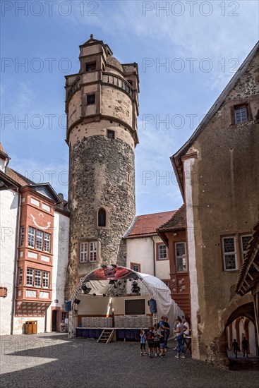 New bower, keep, inner courtyard with theatre stage, Ronneburg Castle, medieval knight's castle, Ronneburg, Ronneburger Huegelland, Main-Kinzig district, Hesse, Germany, Europe
