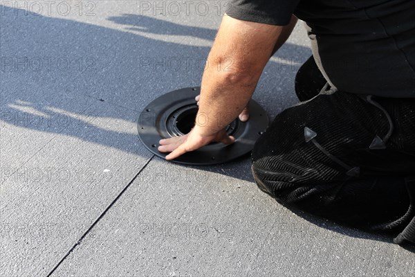 Laying sloped insulation on a flat roof (Neuhofen, Rhineland-Palatinate)