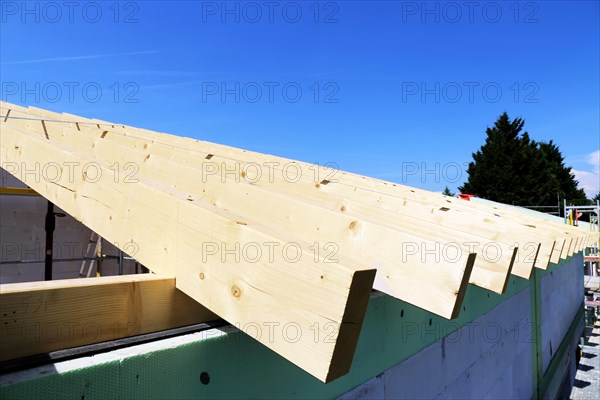 Roof work on a new residential building