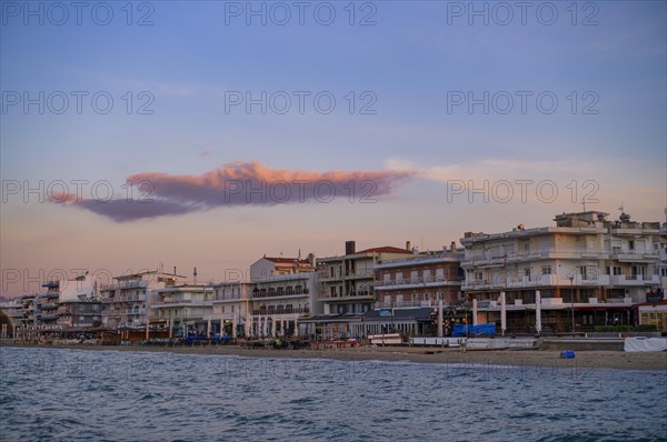 View of beach, beach promenade, Peraia, also Perea, evening light, Thessaloniki, Macedonia, Greece, Europe