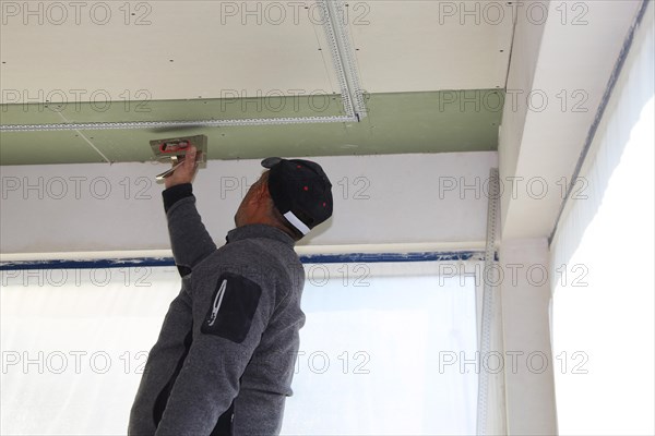 Dry construction, dry lining