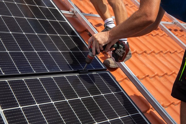 Installation of a photovoltaic system on a detached house