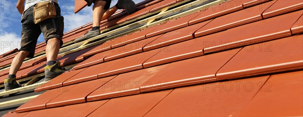 Roofing work, re-roofing of a tiled roof (Mutterstadt, Rhineland-Palatinate)