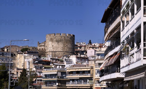 The Tower of Alyssa, also known as the Trigone Tower, eastern Byzantine city wall, Acropolis, residential buildings, old town, upper town, Thessaloniki, Macedonia, Greece, Europe