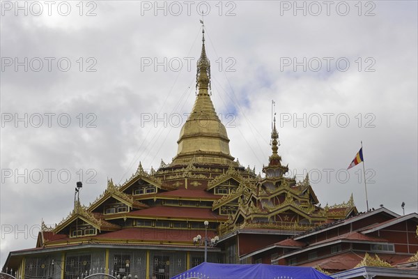 Pagoda at Inle Lake, Nyaung Shwe, Shan State, Myanmar, Asia