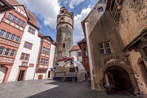 New bower, keep, upper gatehouse, inner courtyard with theatre stage, Ronneburg Castle, medieval knight's castle, Ronneburg, Ronneburg hill country, Main-Kinzig district, Hesse, Germany, Europe