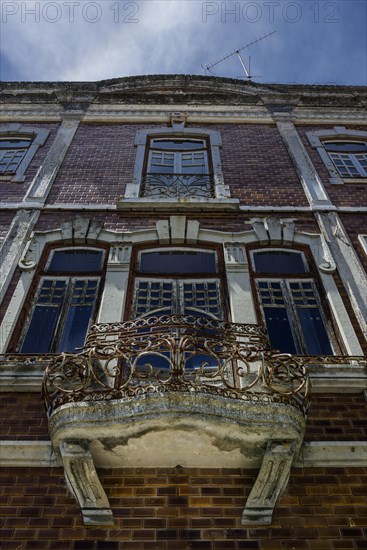 Dilapidated old house facade with balcony, architecture, old, mediterranean, travel, building, house, old building, property, house facade, Algarve, Portugal, Europe