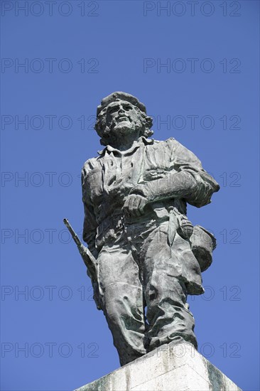 Memorial del Ernesto Che Guevara monument, 6 metre high bronze statue, Santa Clara, Cuba, Greater Antilles, Caribbean, Central America, America, Central America