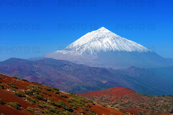 Mount Pico de Teide snow covered, Tenerife, Canary Islands, Spain, Europe