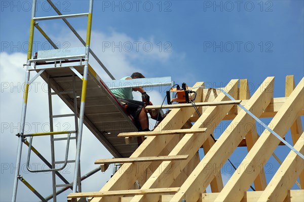 Roof work on a new residential building