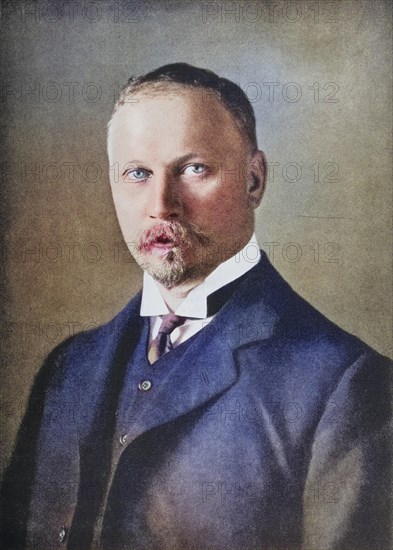 Jan Christiaan Smuts, Lieutenant General. The Honourable J.C. Smuts 1870, 1950, South African statesman, after a photograph by Elliott and Fry, Historic, digitally restored reproduction from a 19th century original, Record date not stated