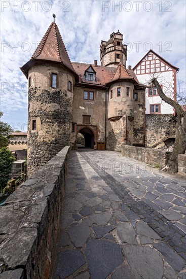 Well house in the 3rd gatehouse, keep, new bower, battlements of the kennel, bridge over the moat, outer bailey, Ronneburg Castle, medieval knight's castle, Ronneburg, Ronneburg hill country, Main-Kinzig district, Hesse, Germany, Europe