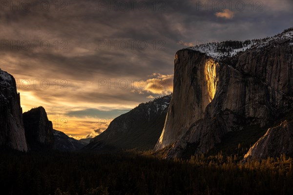 Sunset, Yosemite Firefall, nature, phenomenon, flowing fire, lava, natural phenomenon, waterfall, February, 2024, Horsetail Fall, El Capitan, Yosemite Valley, California, USA, North America