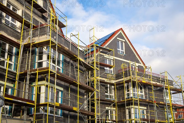 Thermal insulation of a house facade on a new building