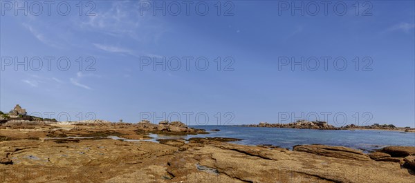 Ile Renote Peninsula, Tregastel, Cote de Granit Rose, Cotes-dArmor Department, Brittany, France, Europe