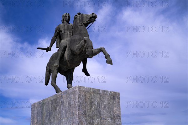 Statue, monument, military leader Alexander the Great on his horse Voukefalas, promenade, Thessaloniki, Macedonia, Greece, Europe